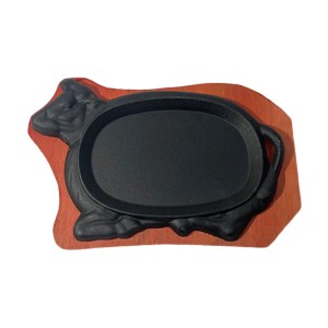 Cast Iron Cow-Shaped Steak Plate with Wooden Base – 26.5 × 15 cm